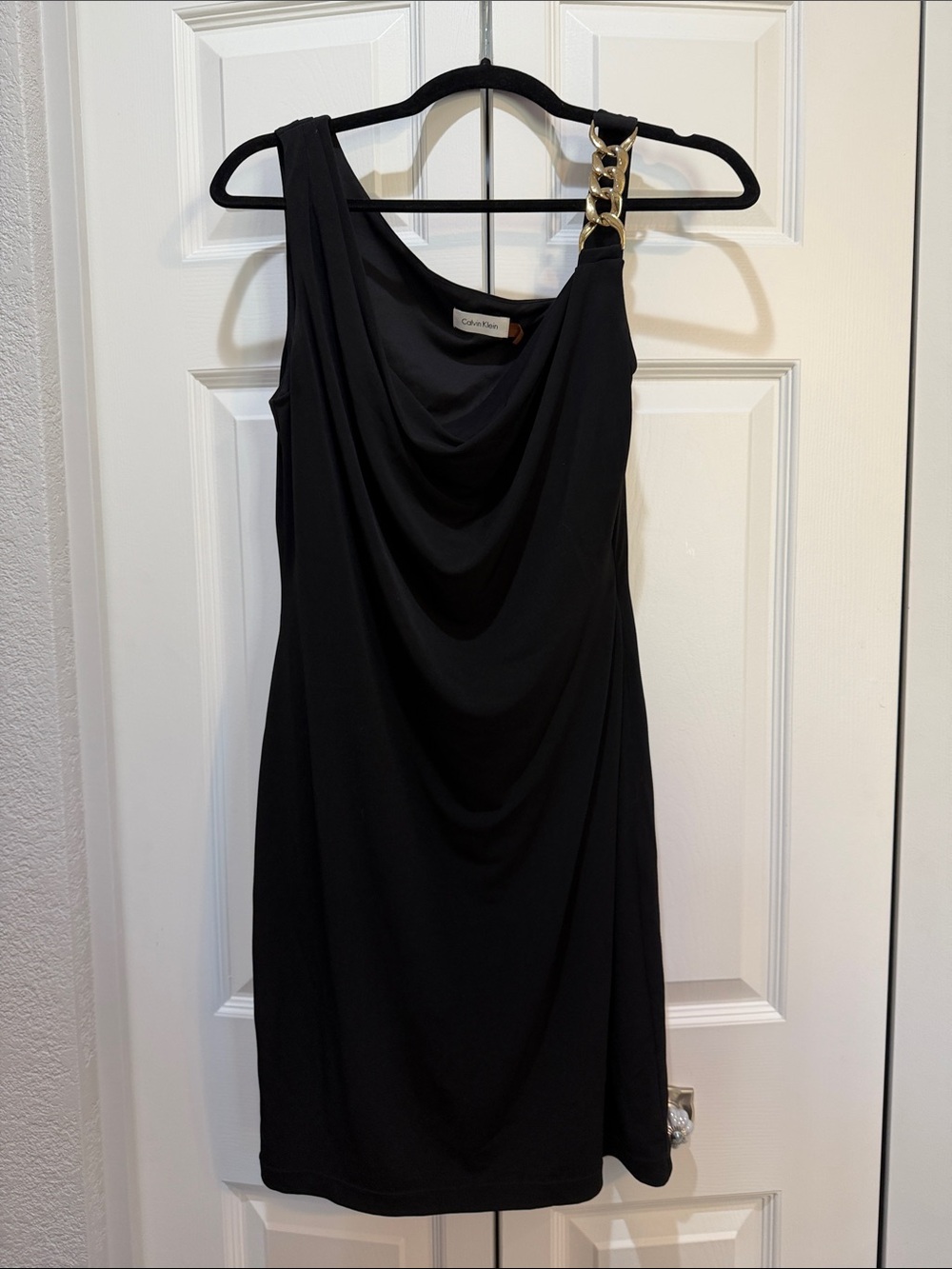 Calvin Klein 90s Women’s Black One Shoulder Dress with Gold Chain Strap Size 8